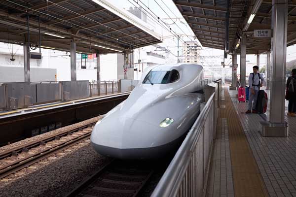 Le shinkansen à Shin-Yokohama © Aventure Japon 2016