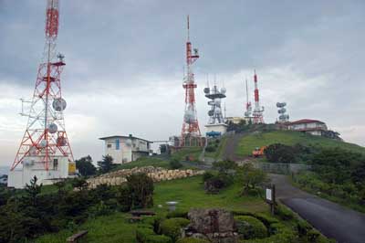 Les antennes-relais du mont Sarakura © Maru-san no blog, kimazawa.exblog.jp
