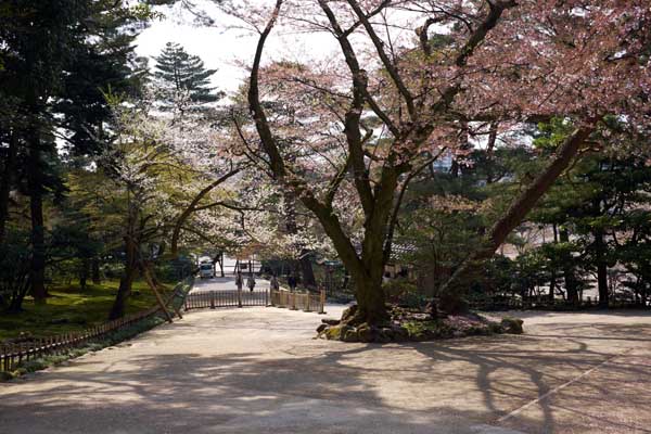 L'entrée du jardin © Aventure Japon 2016