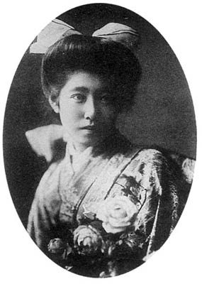 Suehiro Hiroko 末弘ヒロ子 (1893-1963), première lauréate du concours de beauté Miss Japon, Miss Nihon ミス日本, le 5 mars 1908 © Wikipédia