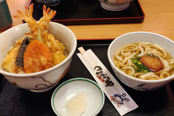 Tempura udon au Dophin Port