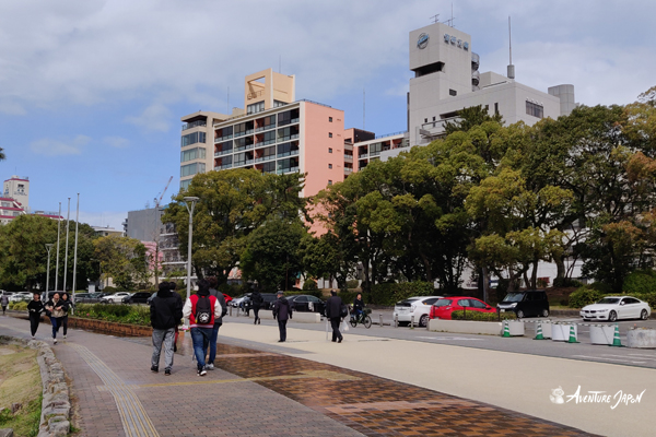 L'entrée du parc Maizuru de Fukuoka