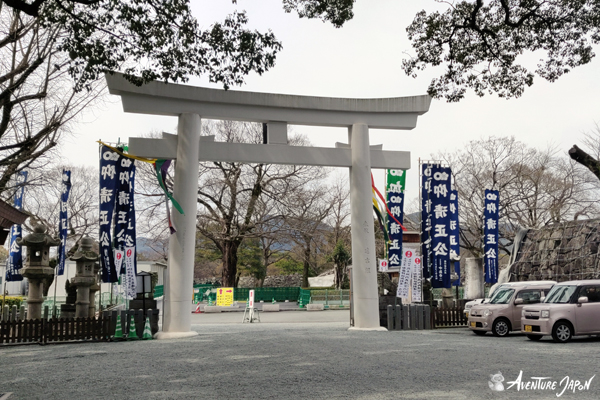 L'entrée du temple kato jinja 加藤神社 au pied du chateau de Kumamoto