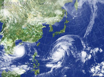 Image satellite du typhon 26 d'octobre 2013 se rapprochant des côtes du Japon © tenki.jp