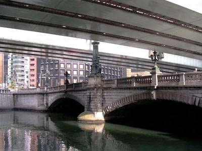 Le pont Nihonbashi 日本橋 de nos jours